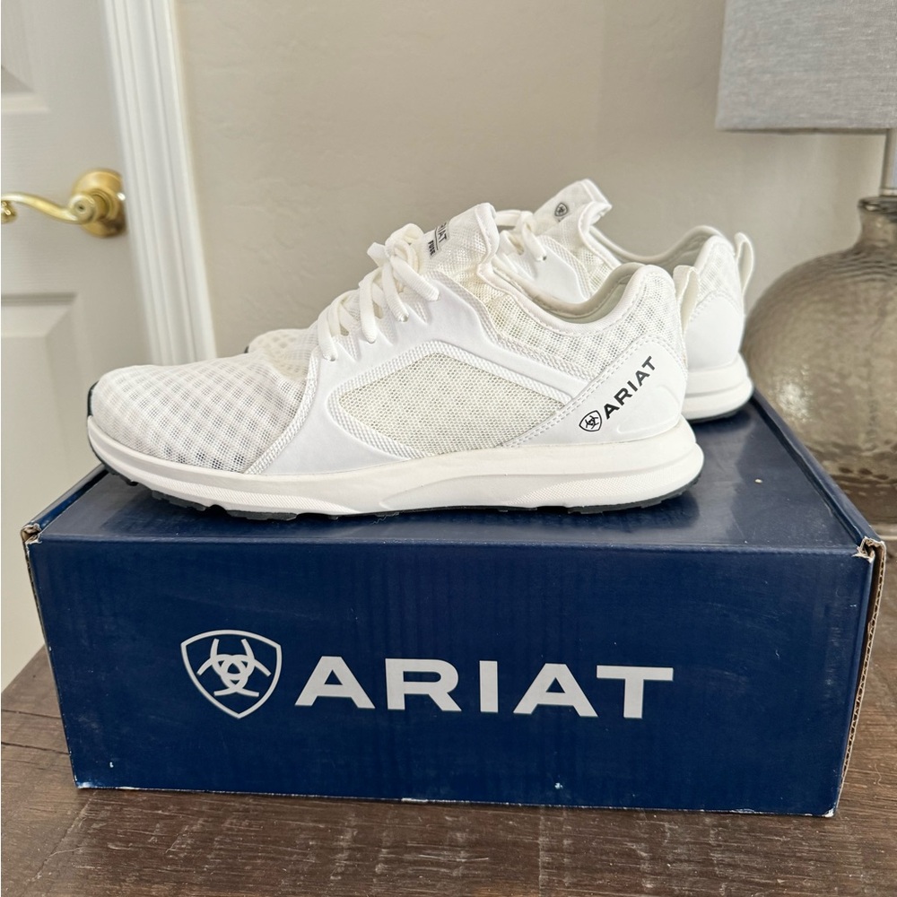 New White Womens Ariat Fuse tennis shoe Size 9